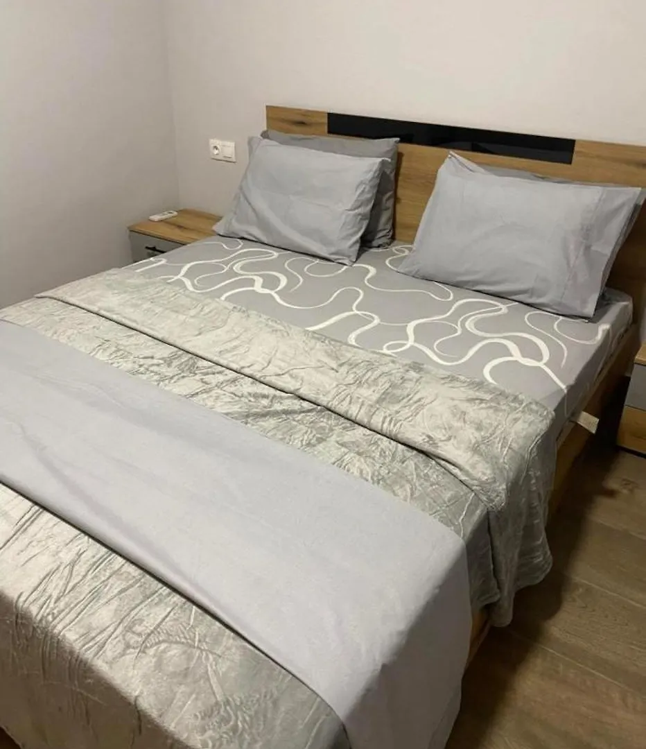 Konstantinos Apartment نيا موذانيا