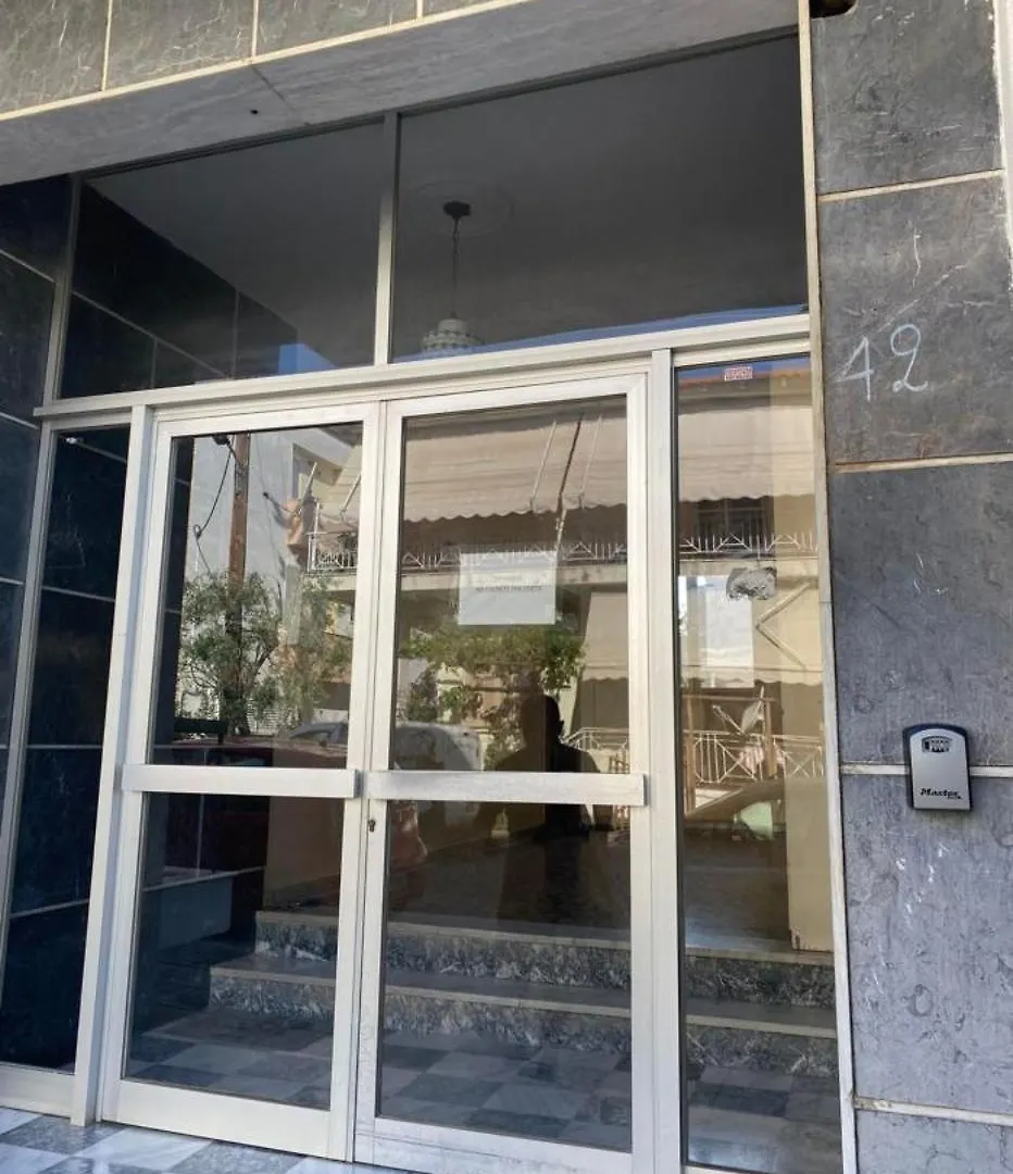 Konstantinos Apartment نيا موذانيا 0*,