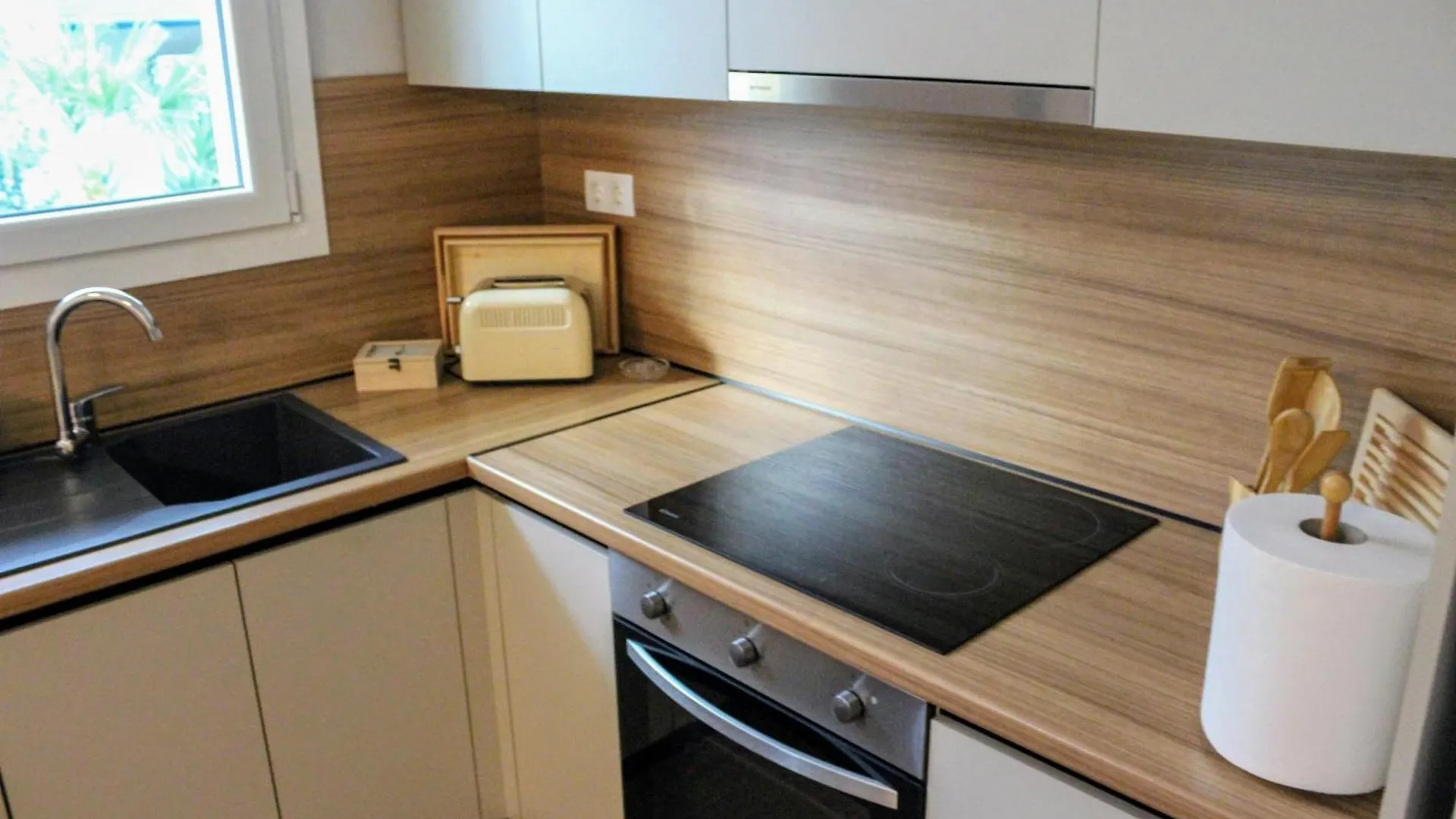 Konstantinos Apartment نيا موذانيا